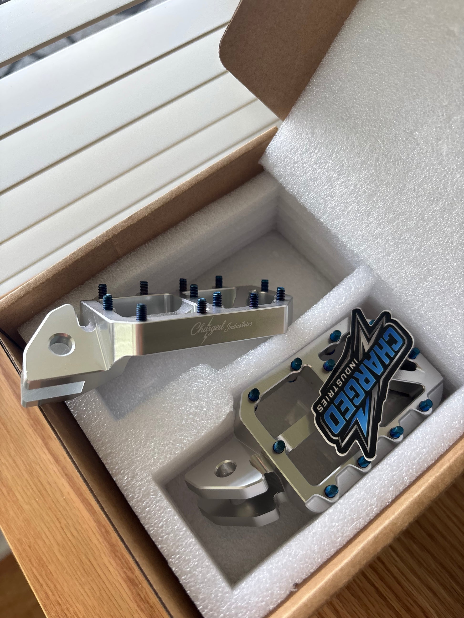 Charged Industry pegs - Chrome