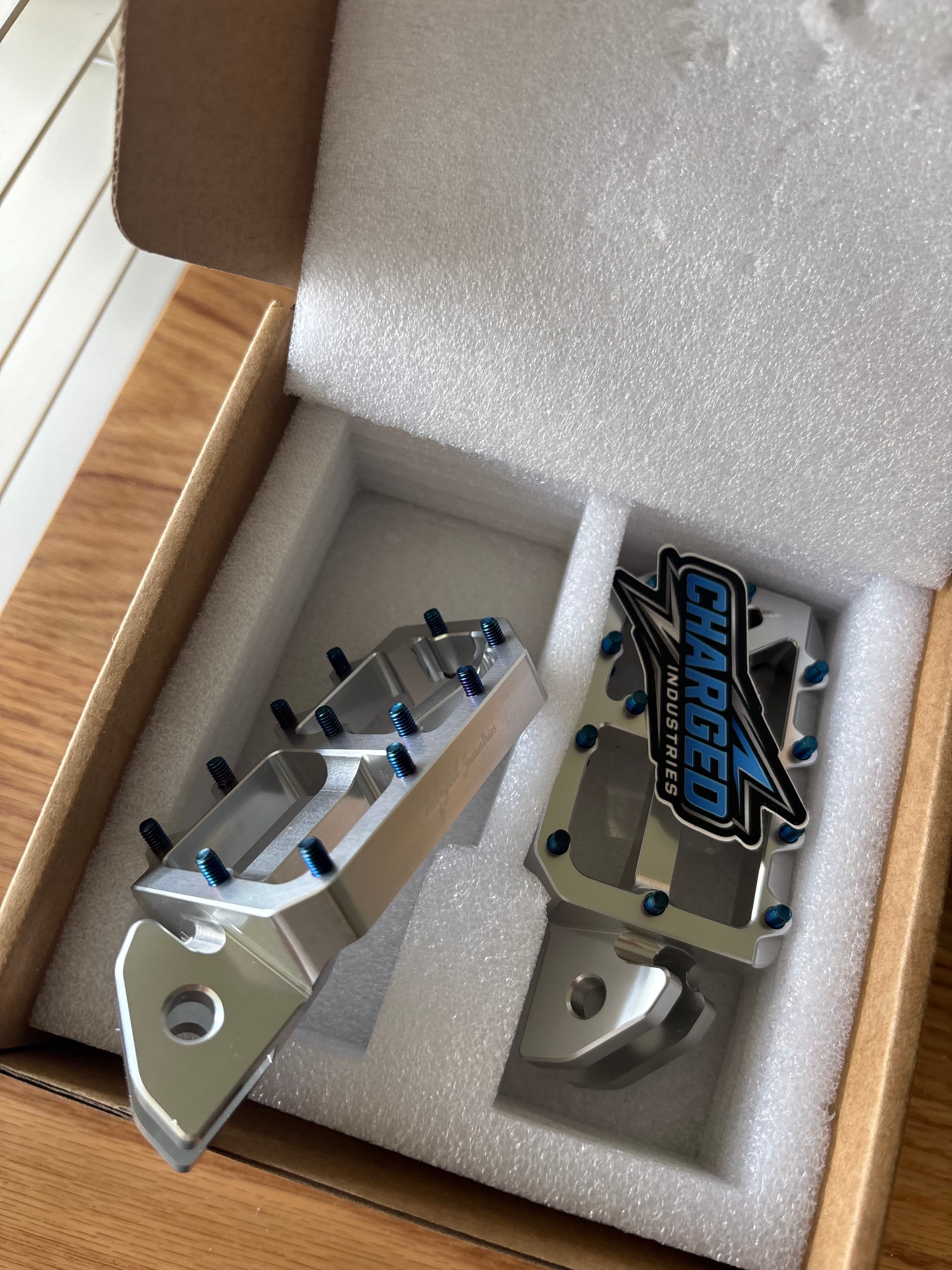 Charged Industry pegs - Chrome